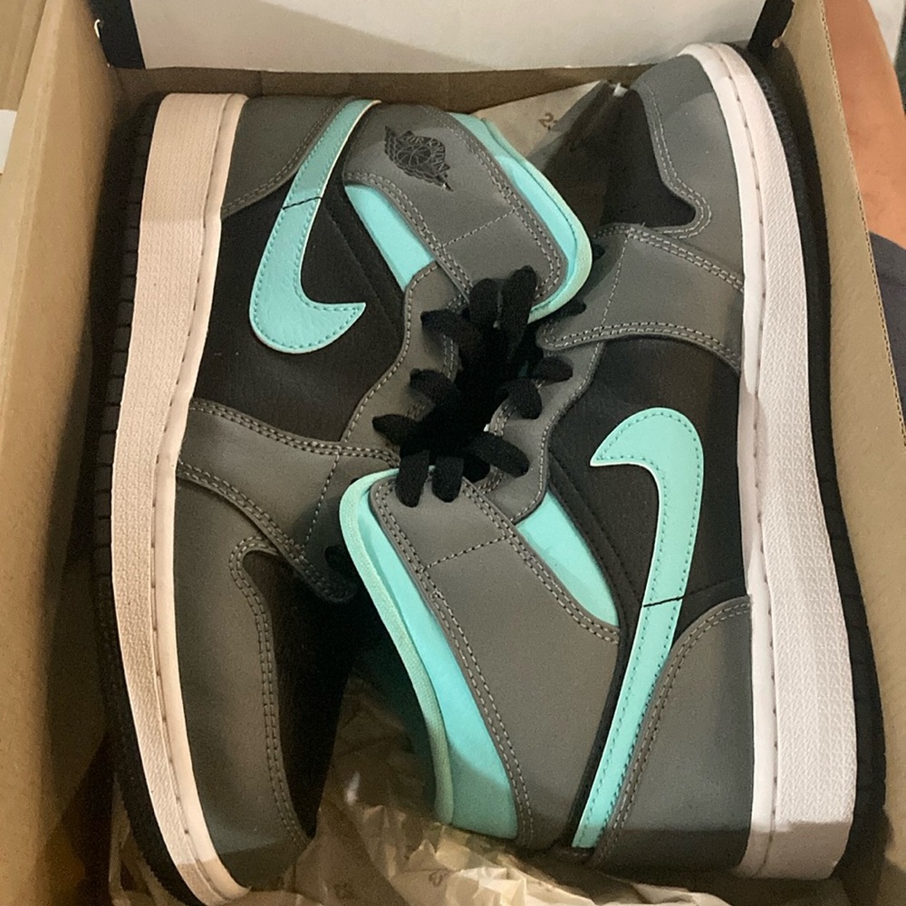 Nike Aqua grey mids, size 6.5 Y Original box. No damage. Near Mint condition.